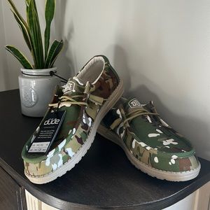 BNWT Camo Hey Dude shoes